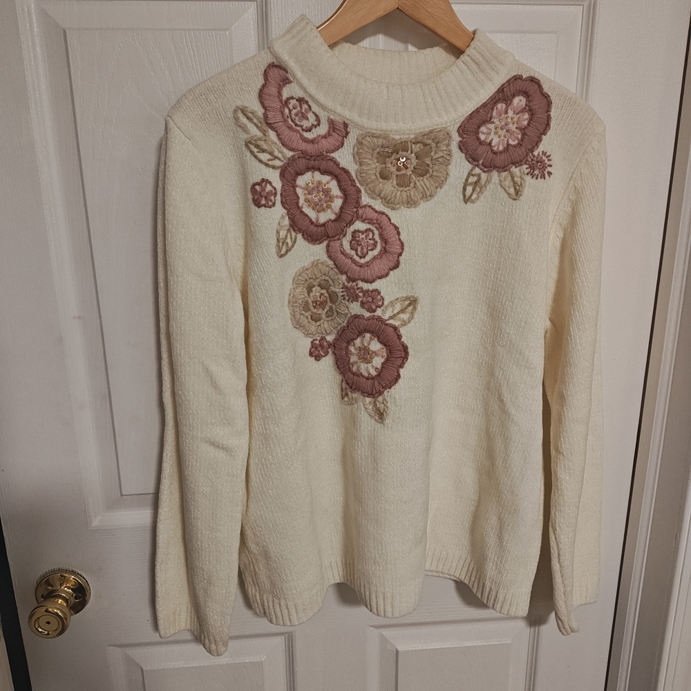 Alfred Dunner Cream and Pink Crew Neck Sweater